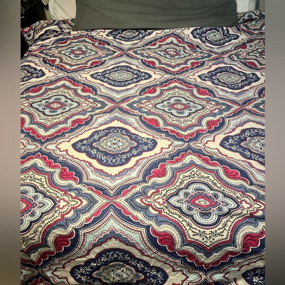 queen comforter Paisley and floral reversible